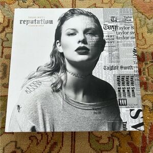 Taylor Swift Reputation VIP box